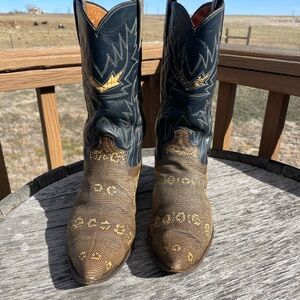Vintage white label Justin. Ringtail lizard cowboy Boots